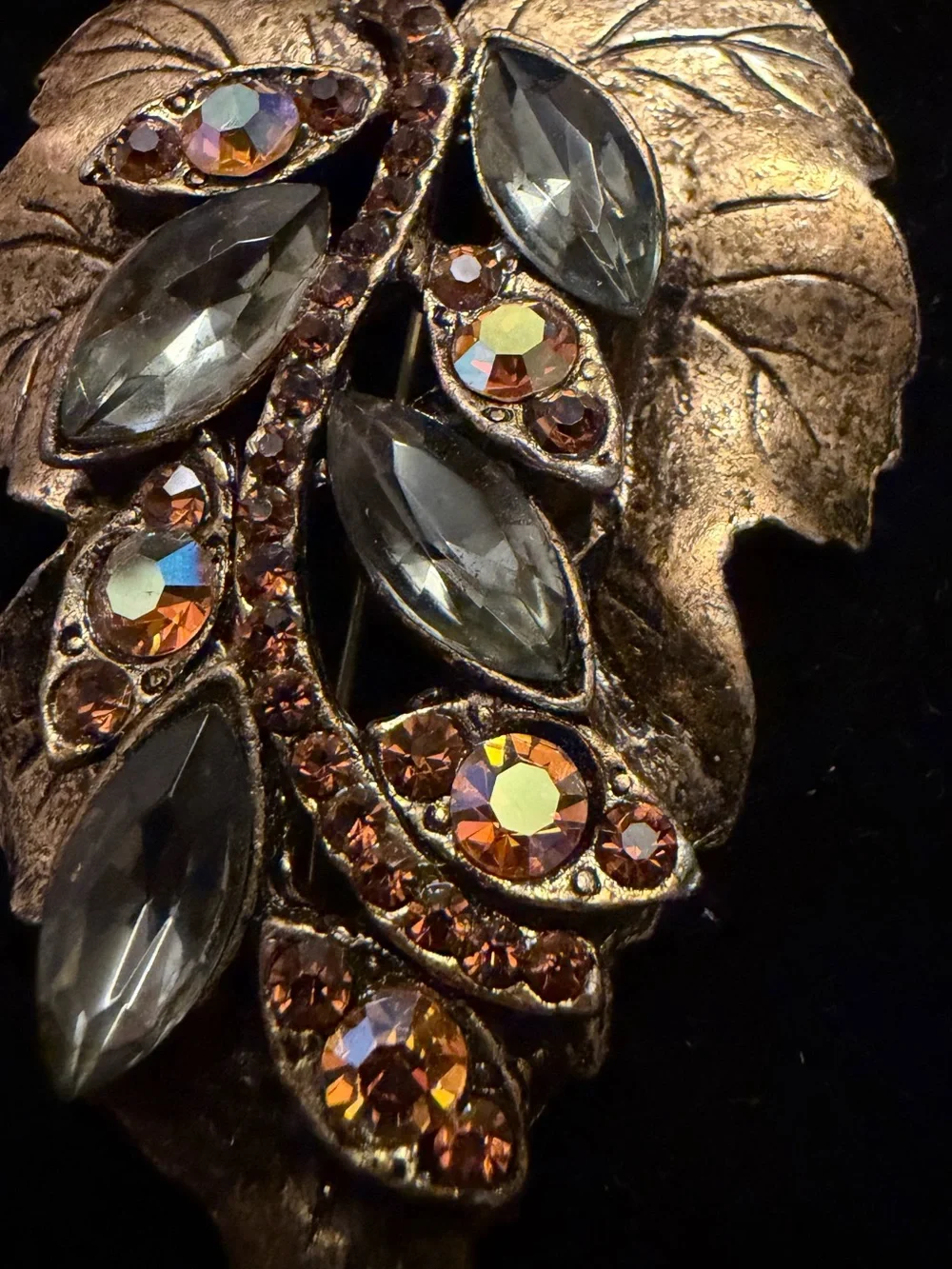 VTG 50s Large Amber Aurora Borealis Rhinestone Autumn Leaf Statement Brooch Pin